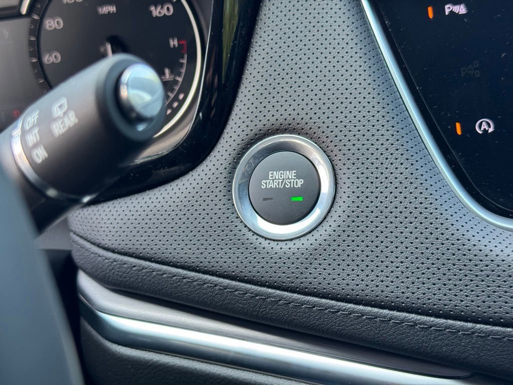 New 2025 Cadillac XT5 Luxury image 26