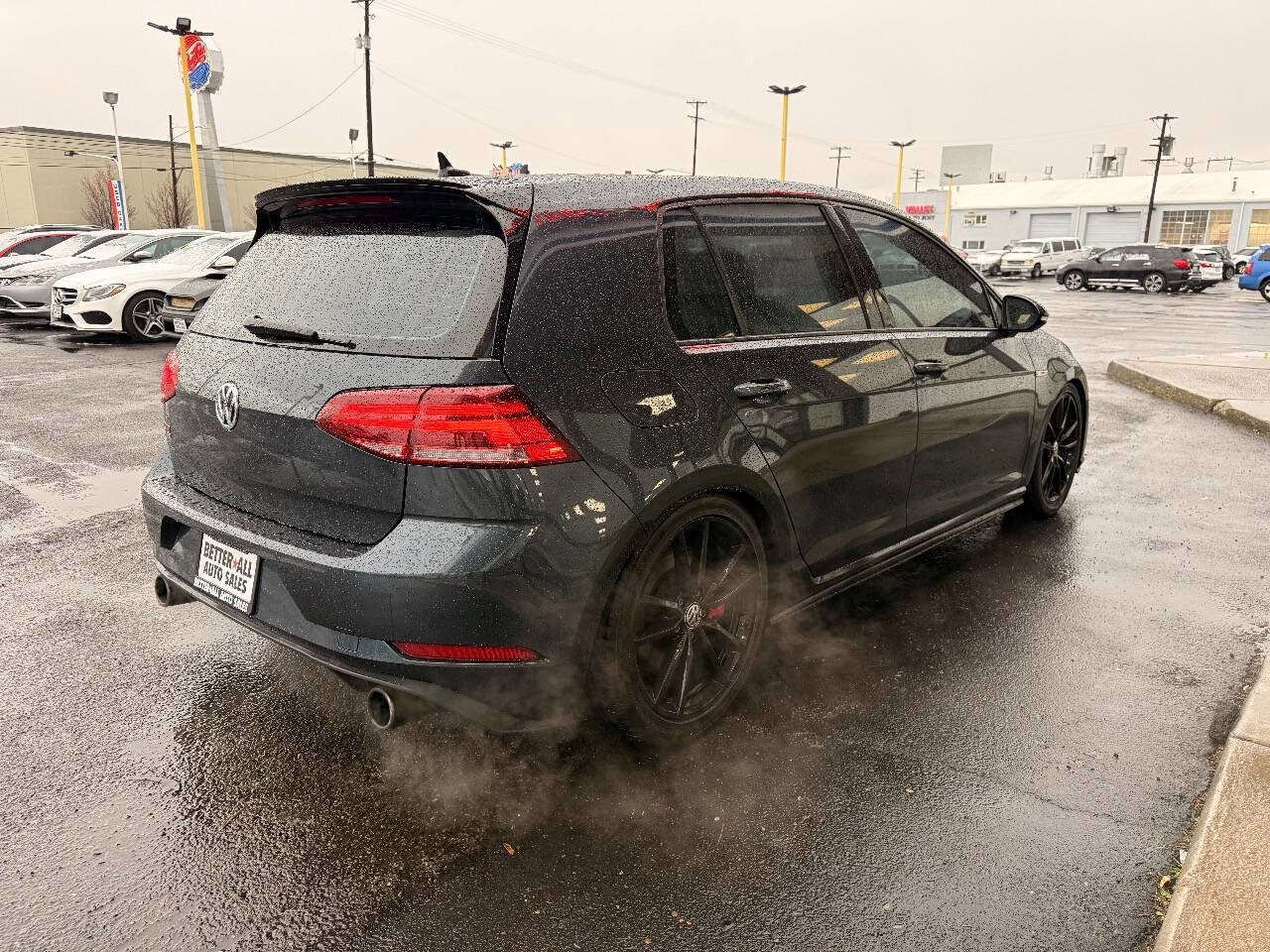 Used 2021 Volkswagen GTI SE image 5