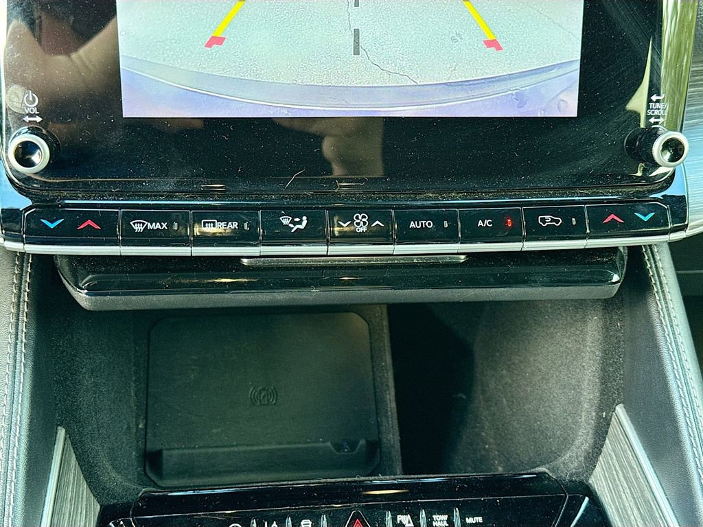 Used 2024 Jeep Wagoneer L Series III w/ Flexible Seating Group image 16