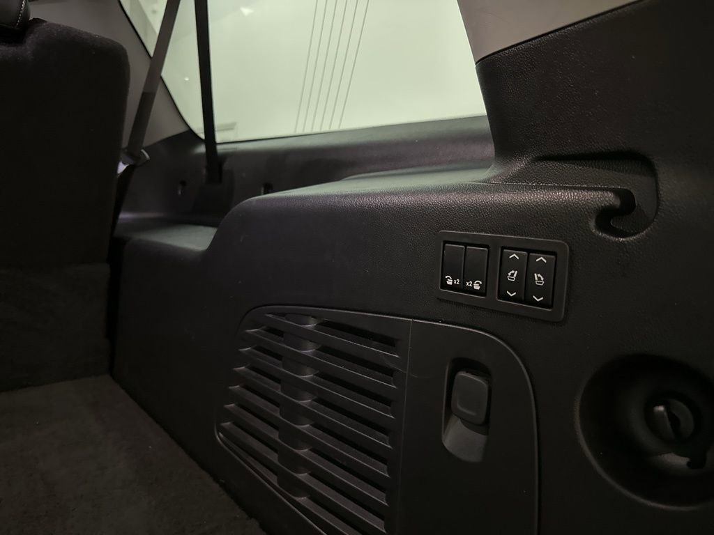 Used 2020 GMC Yukon XL SLT w/ Open Road Package image 14