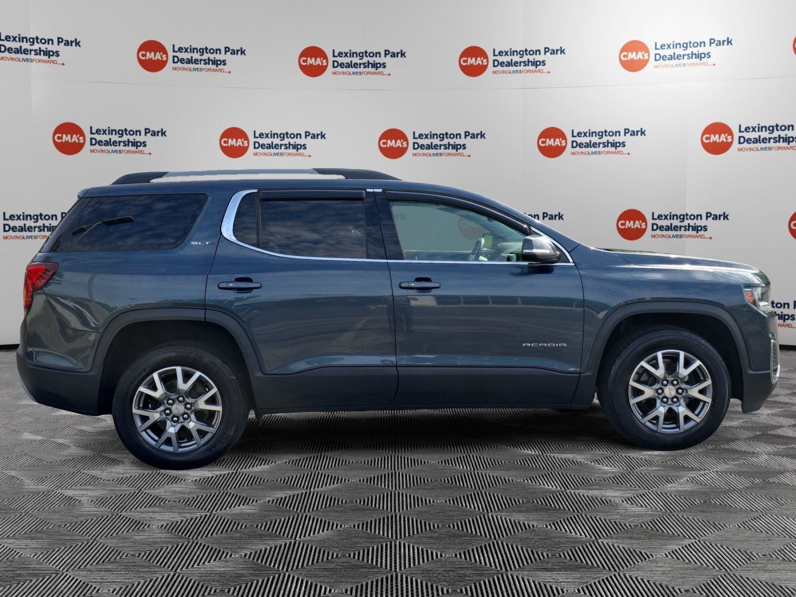 Used 2020 GMC Acadia SLT w/ Driver Alert Package II AWD/4WD image 8