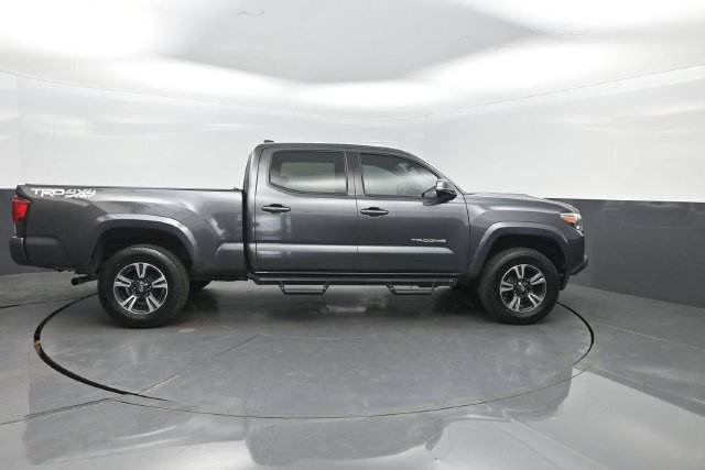 Used 2019 Toyota Tacoma TRD Sport AWD/4WD image 29