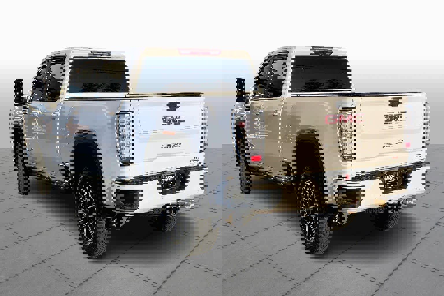 Used 2023 GMC Sierra 2500 AT4 w/ Gooseneck/5TH Wheel Package image 11