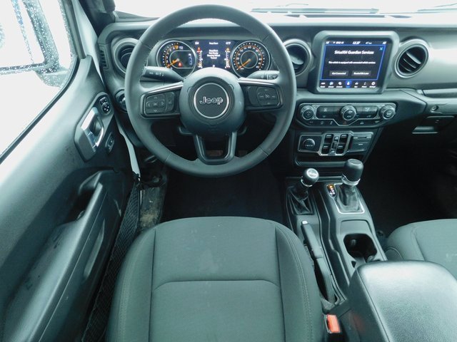 Used 2023 Jeep Gladiator Willys image 14