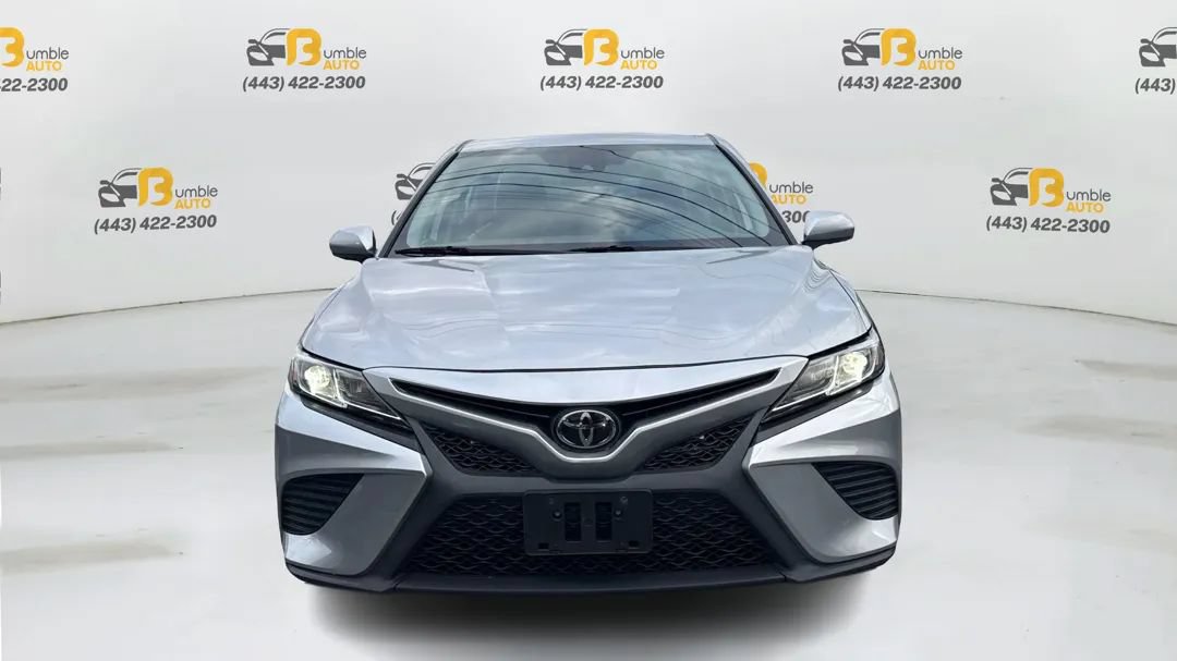 Used 2020 Toyota Camry SE FWD image 2