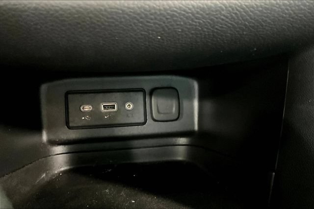 Used 2023 Chevrolet Equinox LT FWD image 16
