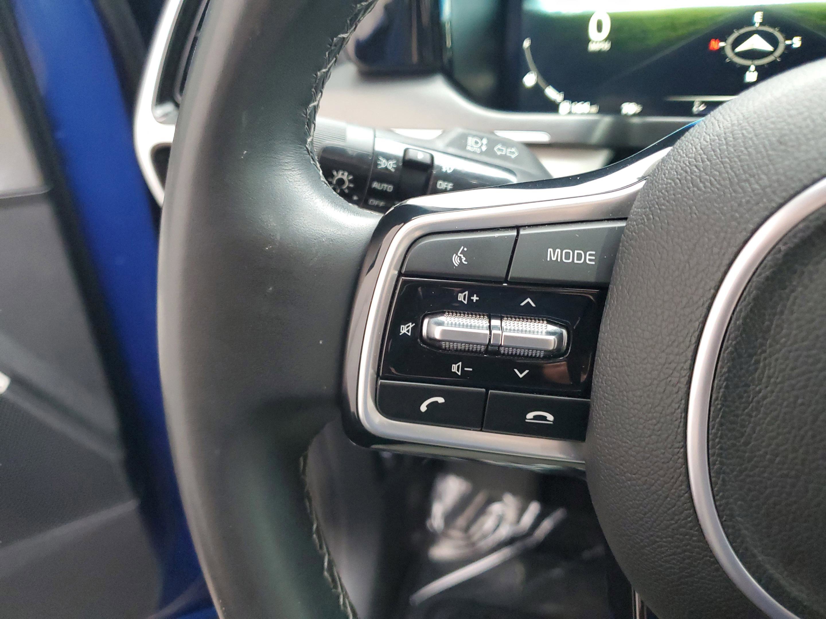 Certified 2023 Kia Sorento SX image 28