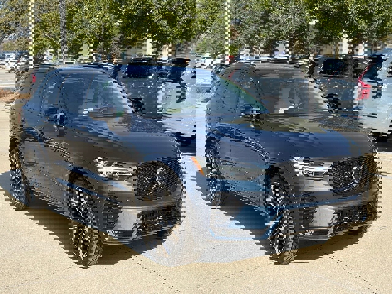 New 2026 Volvo XC60 B5 Ultra w/ Protection Package Premier image 4