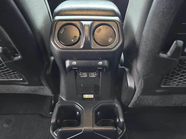 Used 2022 Jeep Wrangler Unlimited Rubicon AWD/4WD image 30
