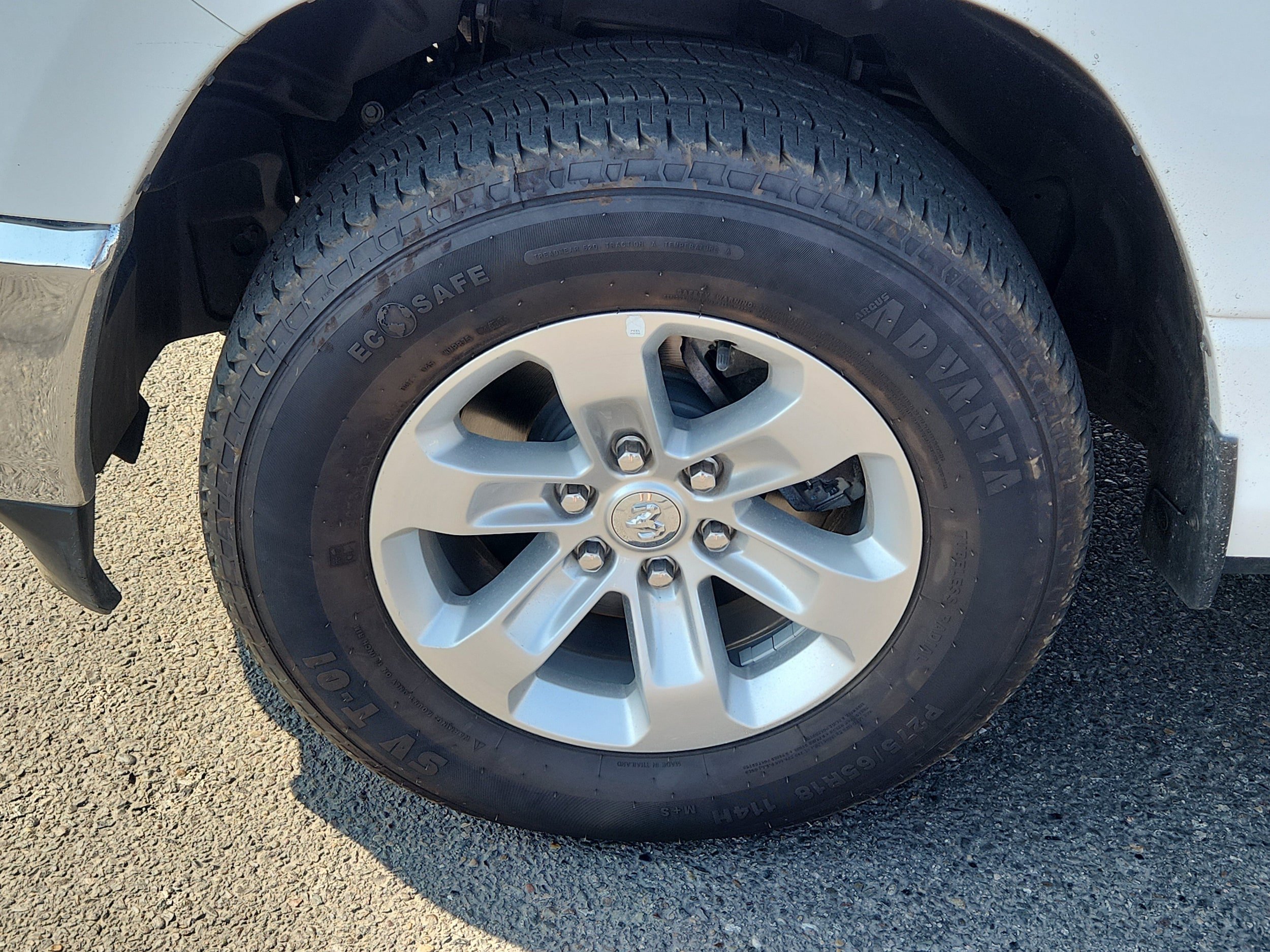 Used 2024 RAM 1500 Laramie AWD/4WD image 7