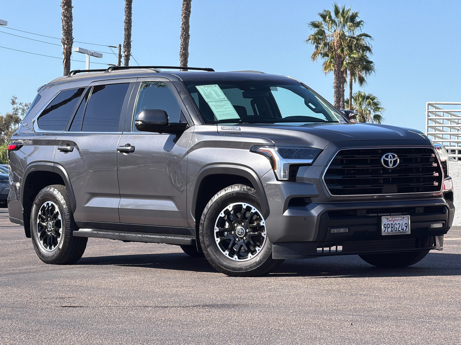 Used 2024 Toyota Sequoia SR5 w/ SR5 Premium Package AWD/4WD image 8