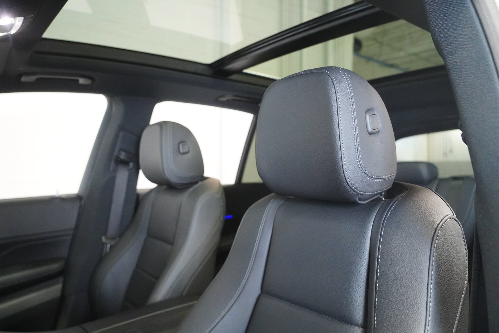 Certified 2025 Mercedes-Benz GLE 450e 4MATIC image 12