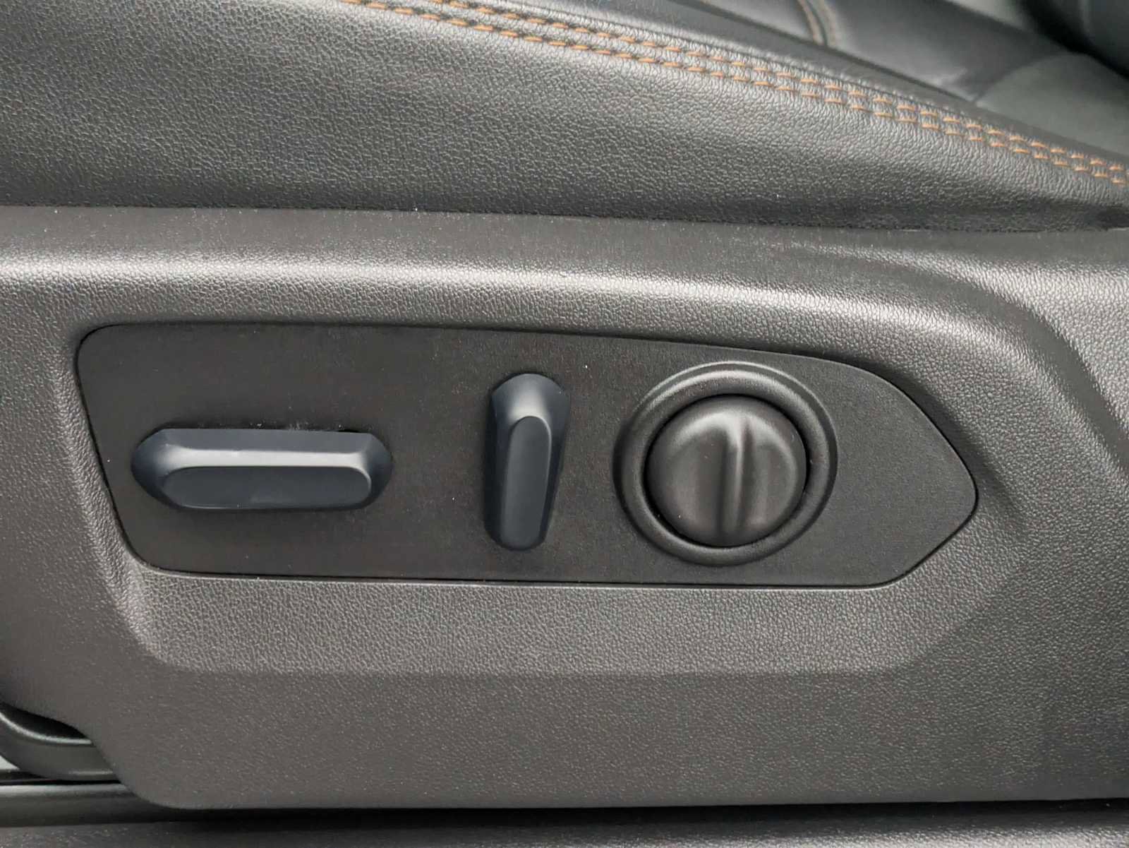 Used 2023 GMC Sierra 3500 AT4 w/ AT4 Preferred Package image 19