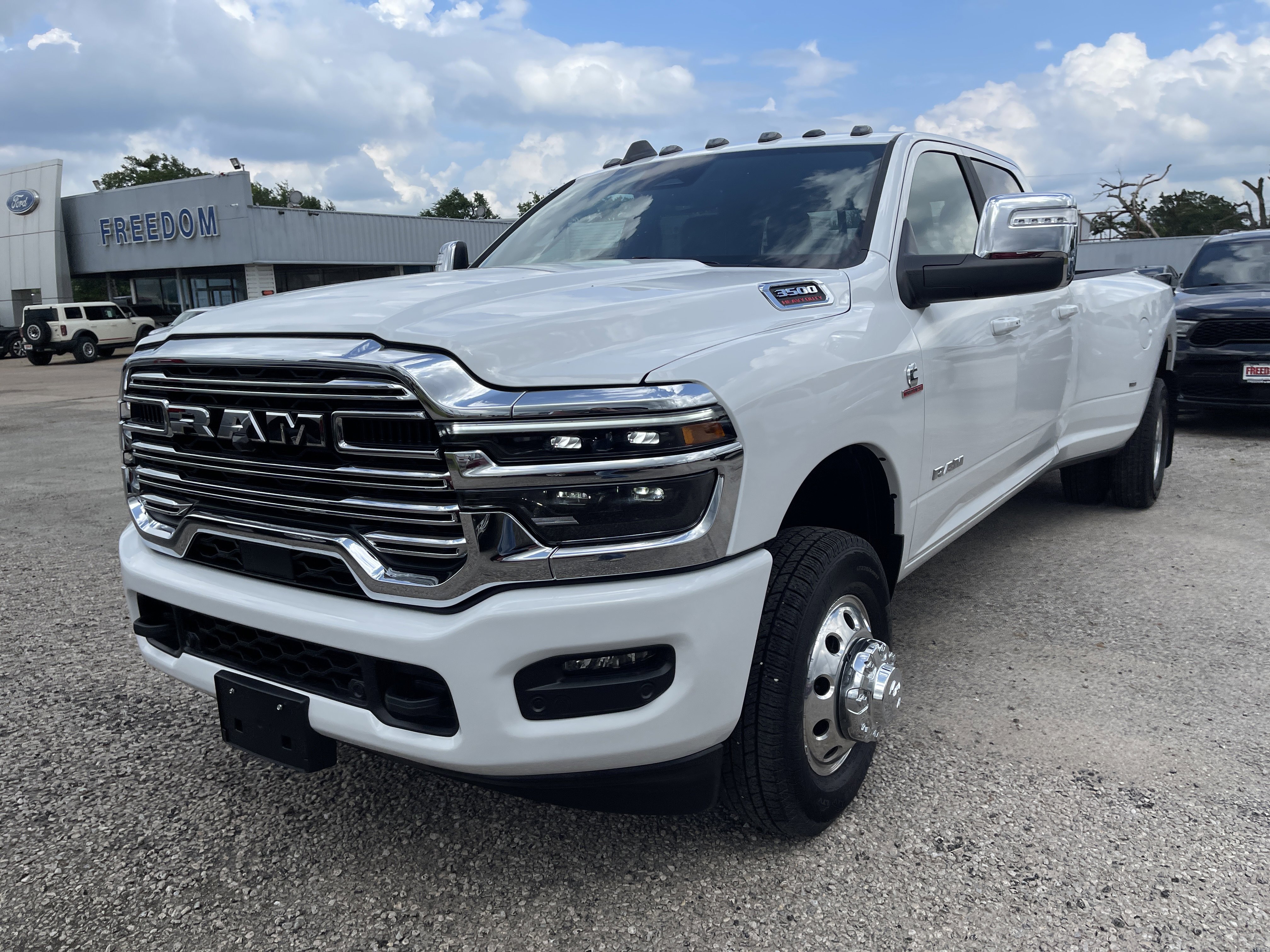 Used 2026 RAM 3500 Laramie w/ Max Tow Package image 8