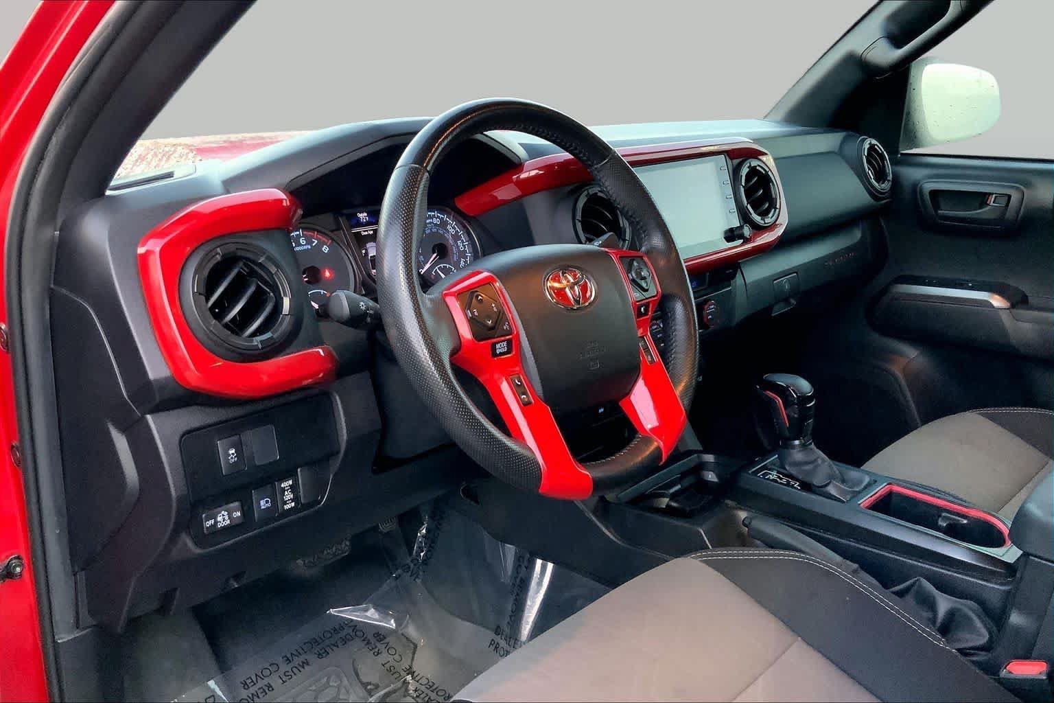 Used 2022 Toyota Tacoma TRD Off-Road w/ Technology Package AWD/4WD image 16