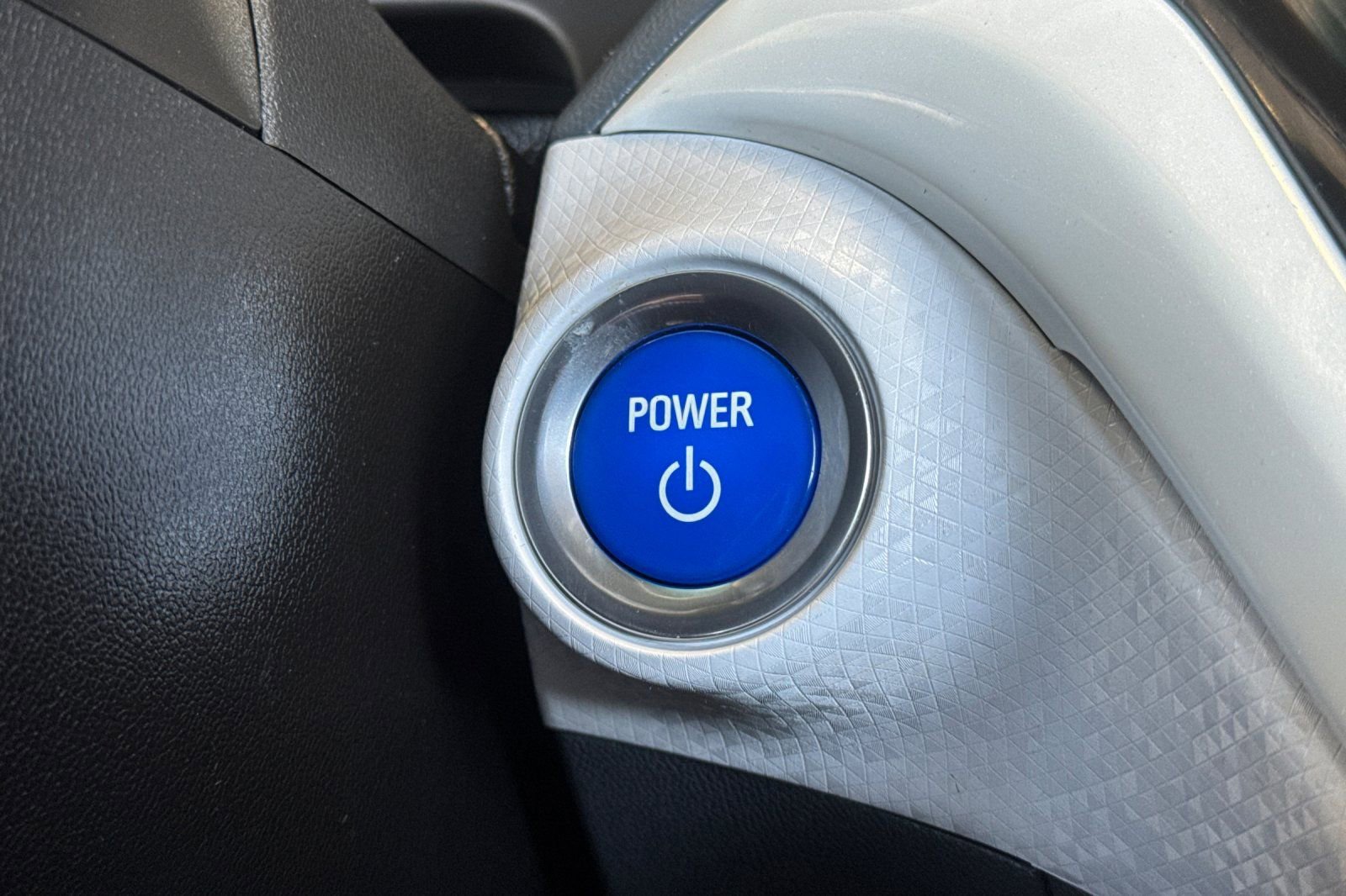 Used 2017 Chevrolet Bolt LT FWD image 33