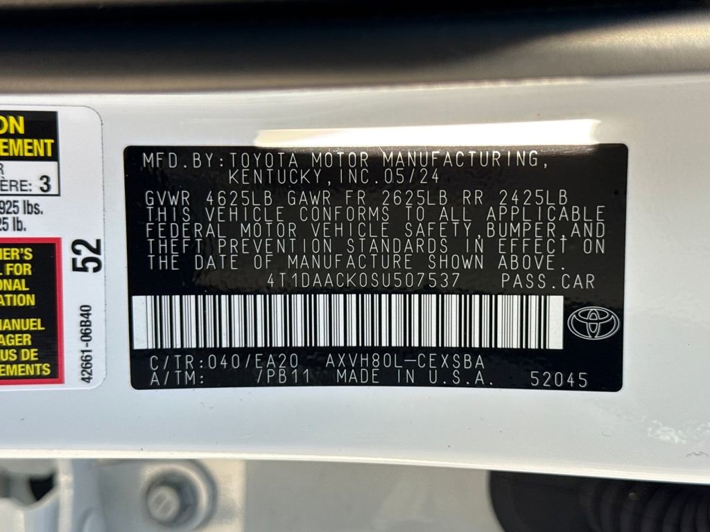 Used 2025 Toyota Camry SE image 30