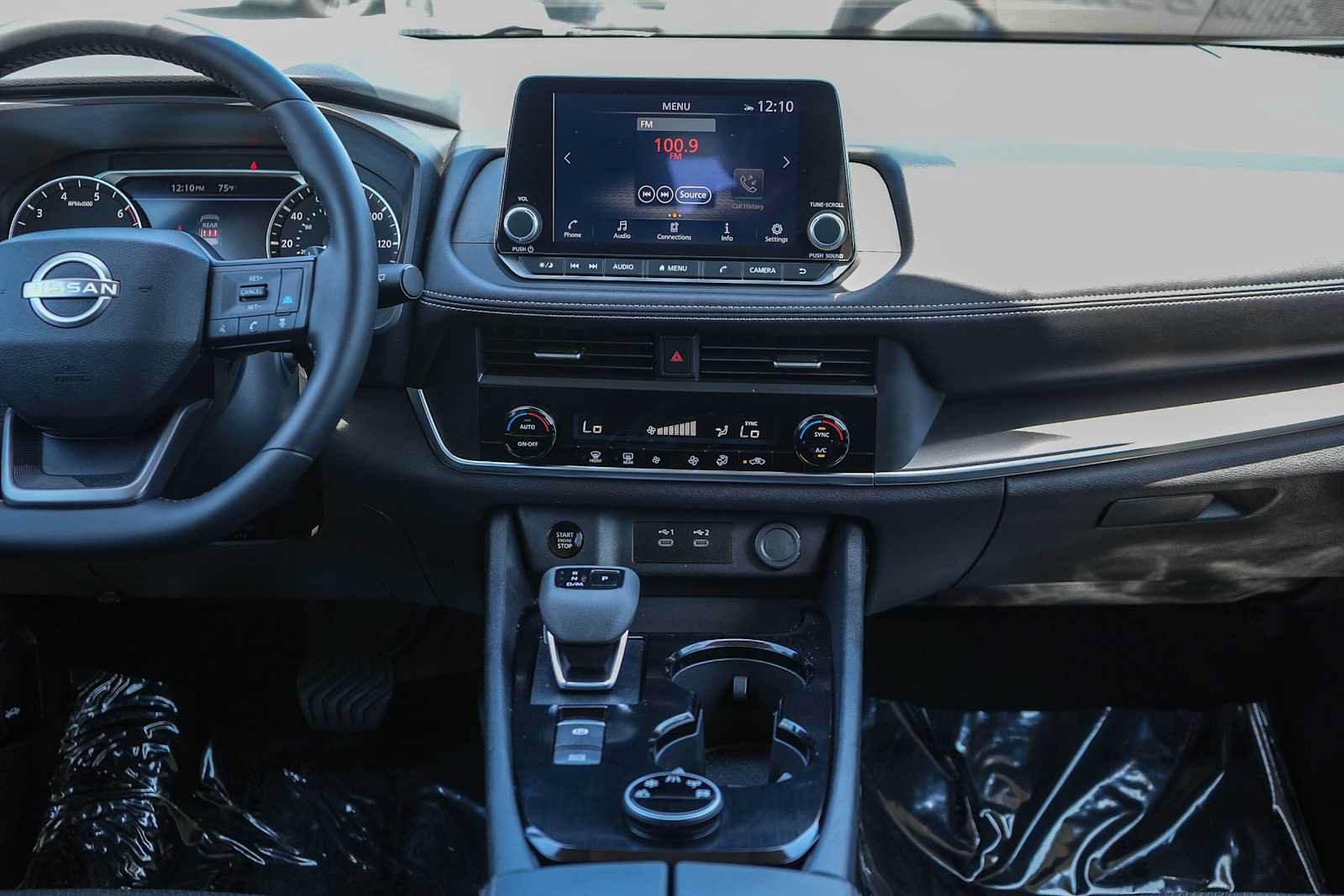 Used 2025 Nissan Rogue SV AWD/4WD image 13