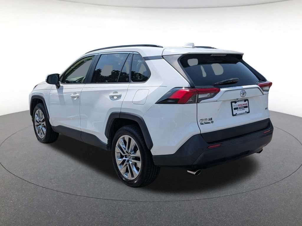Used 2019 Toyota RAV4 XLE Premium w/ Advanced Technology Package FWD image 3