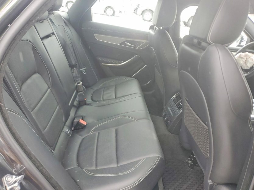 Used 2024 Jaguar XF R-Dynamic SE image 7