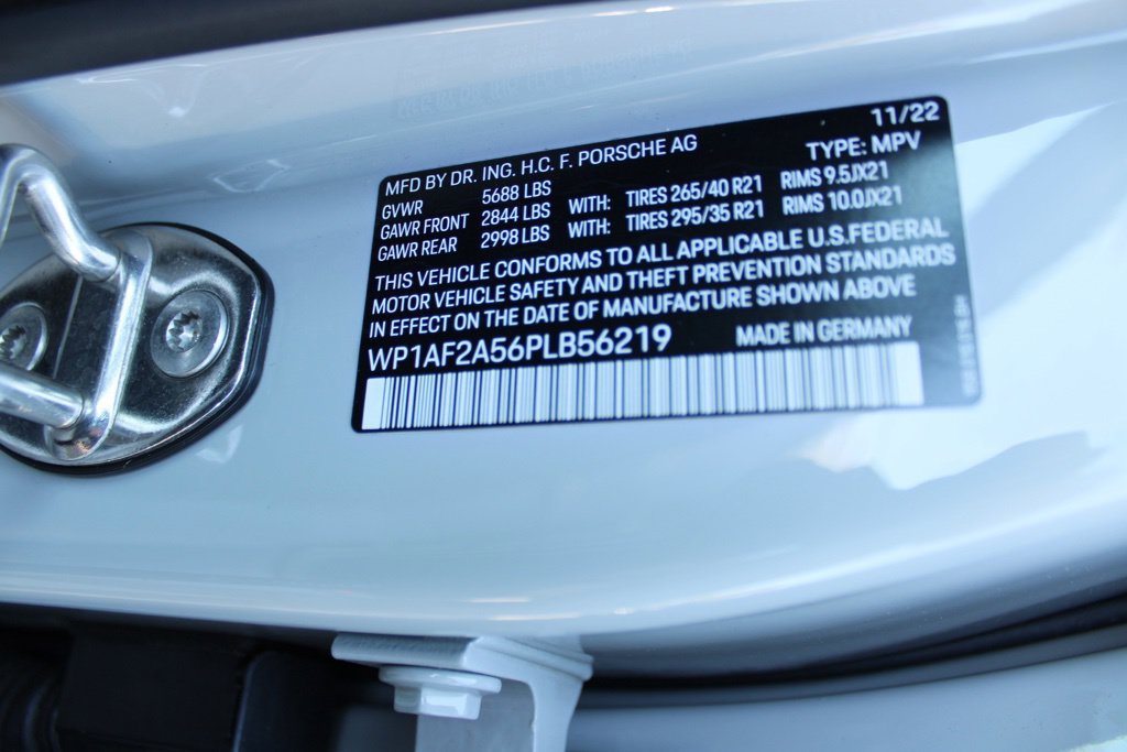 Used 2023 Porsche Macan GTS w/ Premium Package Plus AWD/4WD image 30