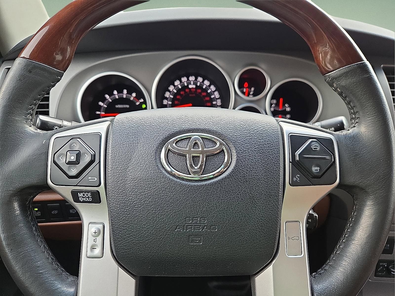 Used 2014 Toyota Sequoia Platinum AWD/4WD image 24