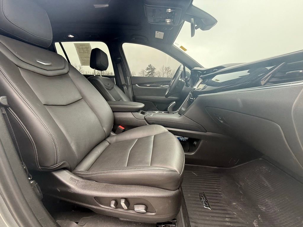 Certified 2024 Cadillac XT6 Premium Luxury w/ LPO, Floor Liner Package image 33