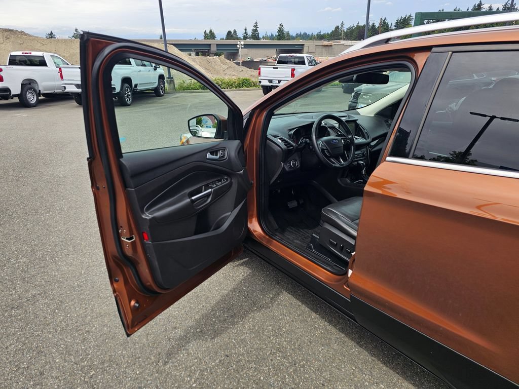 Used 2017 Ford Escape Titanium w/ Canadian Touring Package AWD/4WD image 21