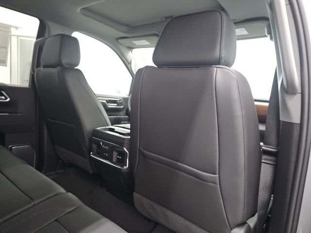 New 2026 GMC Sierra 3500 Denali w/ Denali Reserve Package image 14