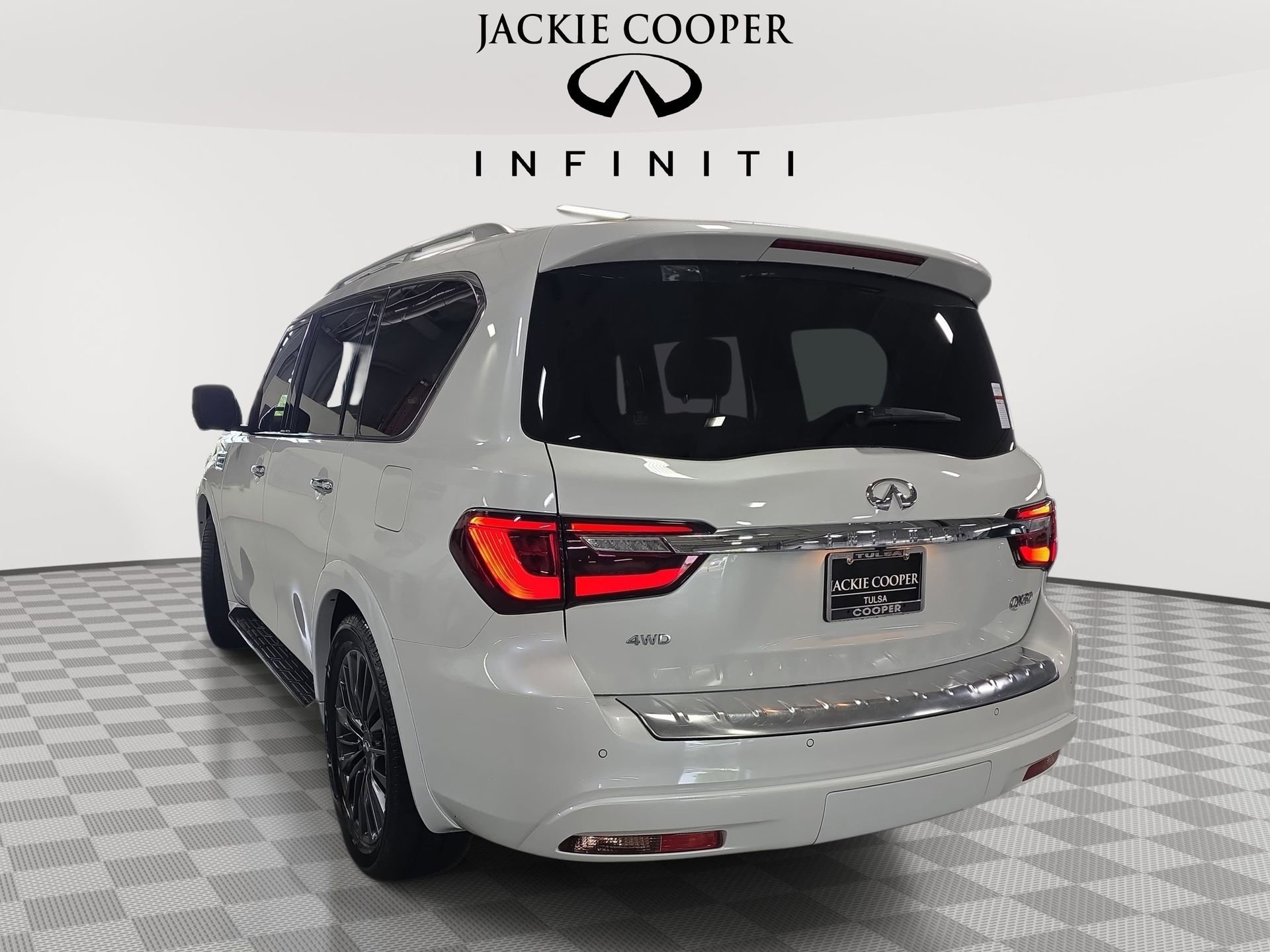Certified 2024 INFINITI QX80 Sensory w/ Cargo Package AWD/4WD image 7