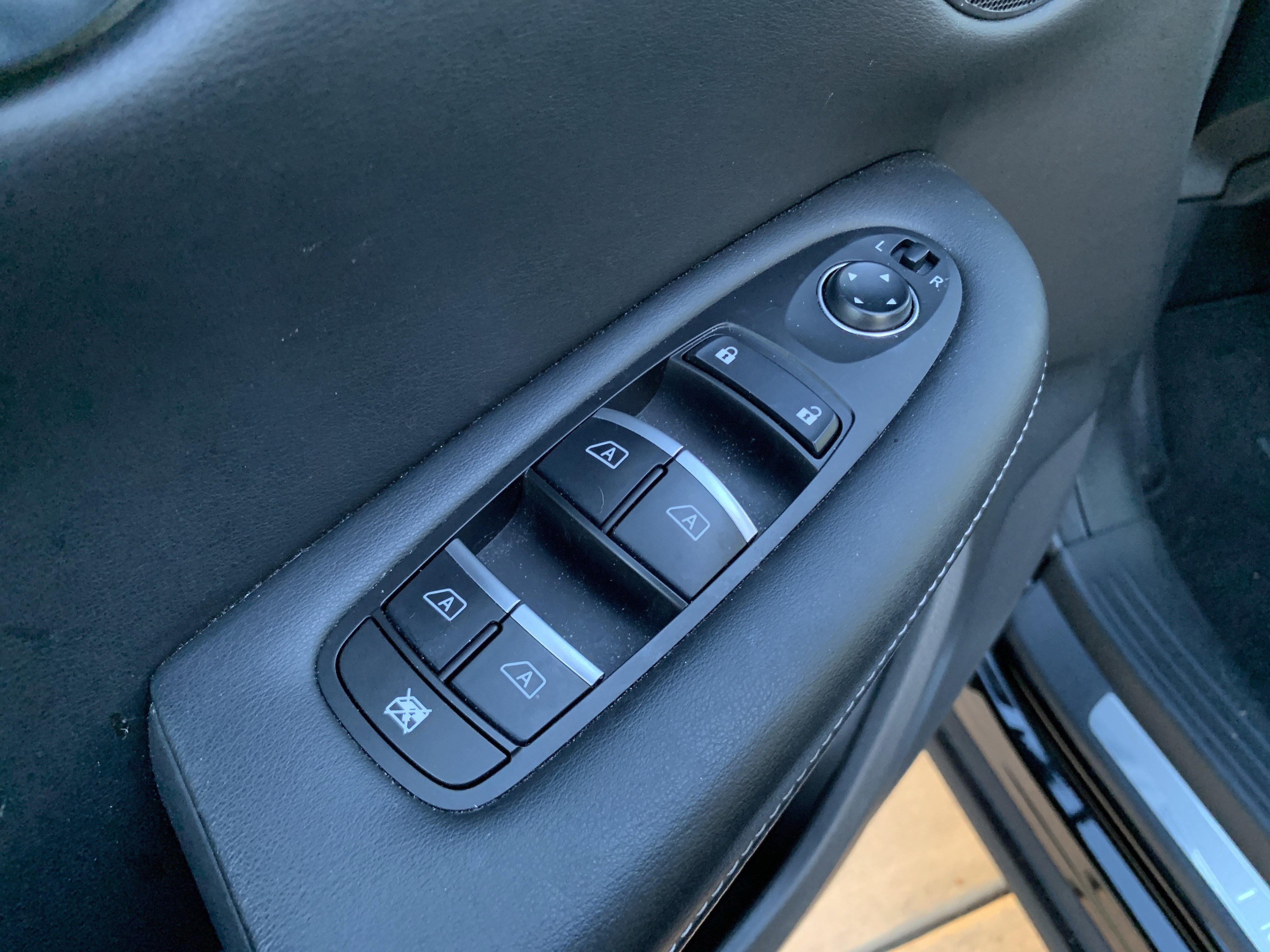 Used 2023 INFINITI QX50 Pure image 15