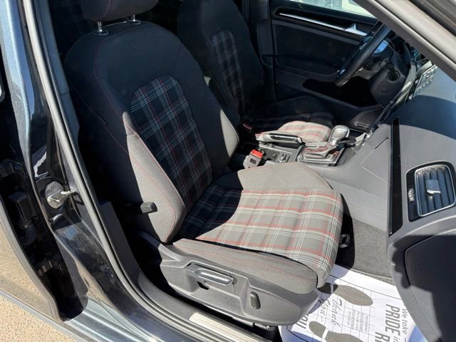 Used 2017 Volkswagen GTI Sport image 31