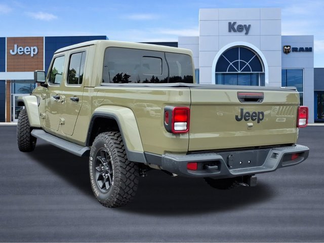 Certified 2025 Jeep Gladiator Sport AWD/4WD image 3
