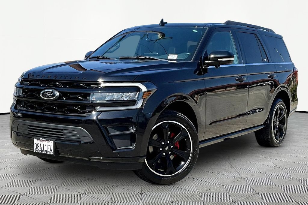 Used 2024 Ford Expedition Limited RWD image 3