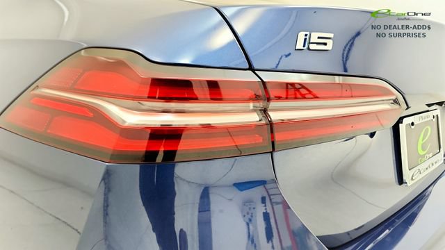 Used 2025 BMW i5 eDrive40i RWD image 27
