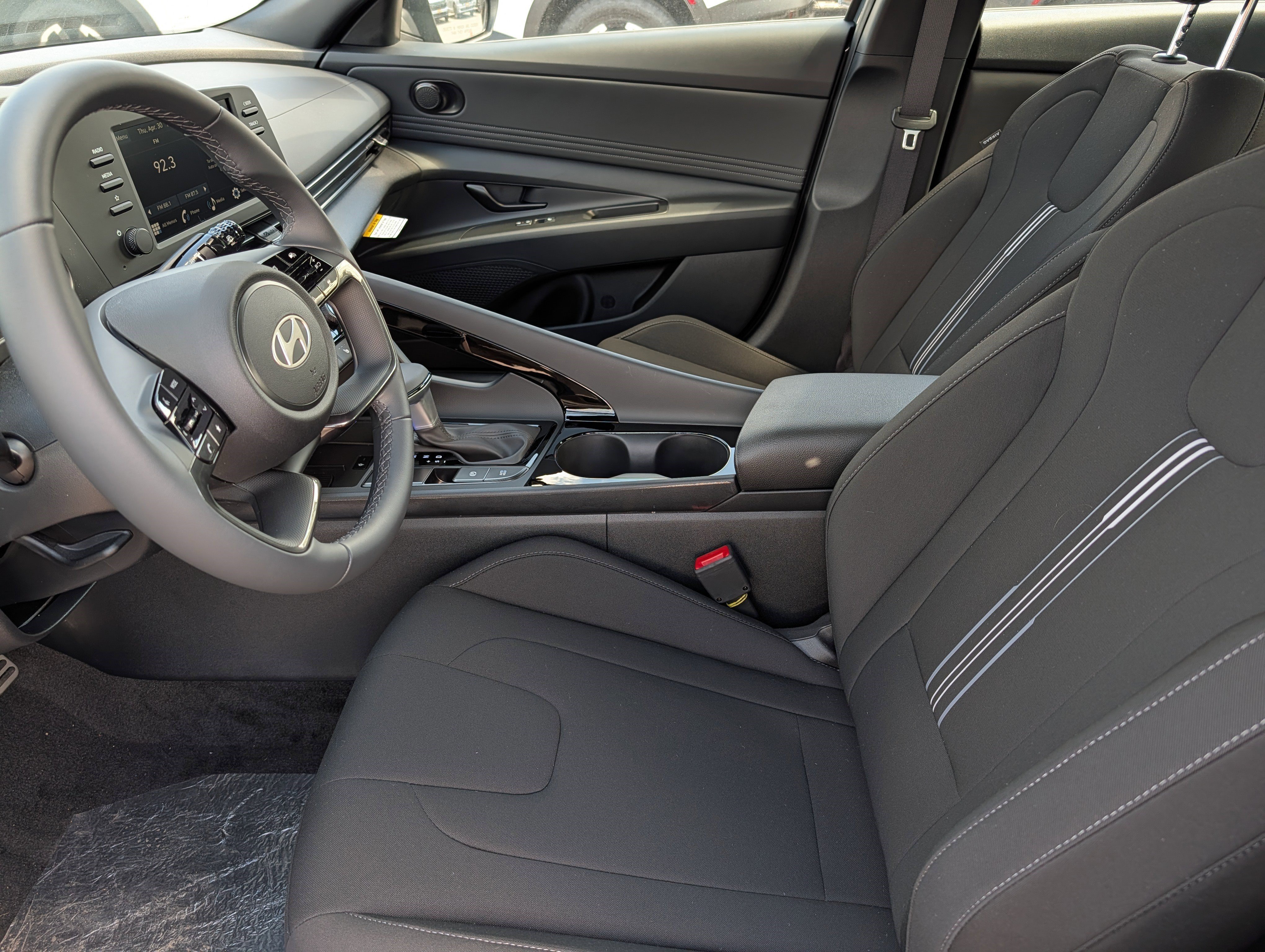 New 2026 Hyundai Elantra SEL Sport FWD image 6