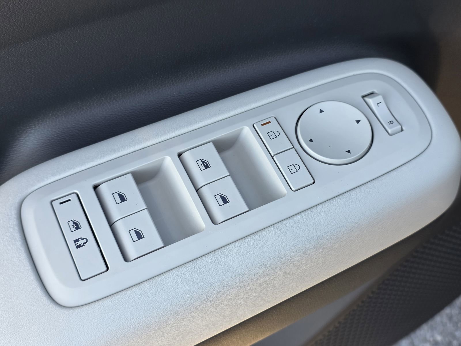 New 2026 Hyundai Santa Fe SE image 17