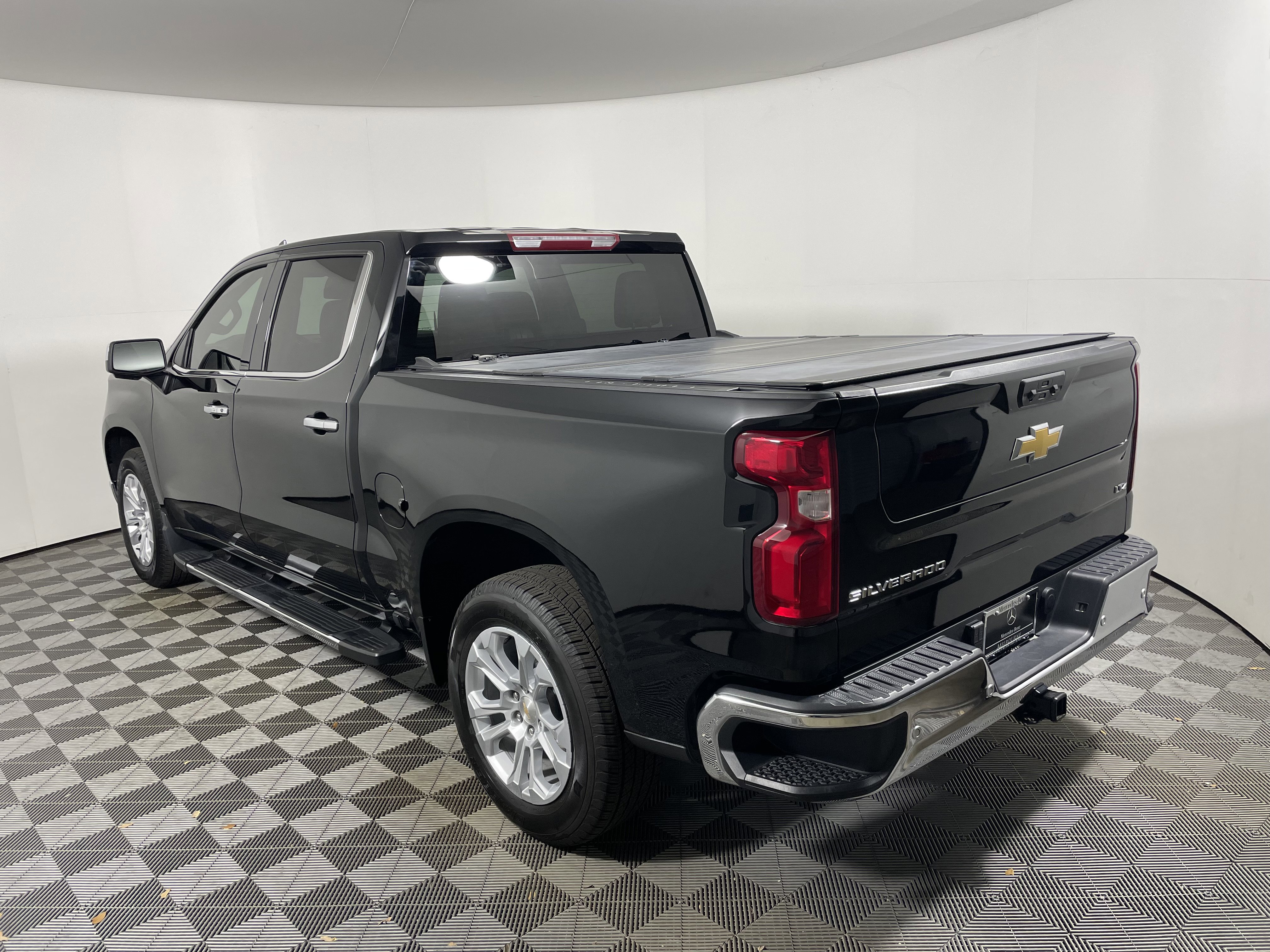Used 2026 Chevrolet Silverado 1500 LTZ RWD image 3