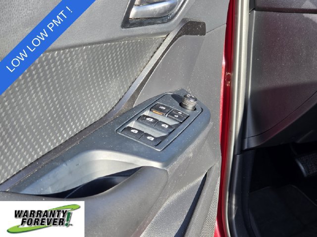 Used 2019 Toyota C-HR LE FWD image 16