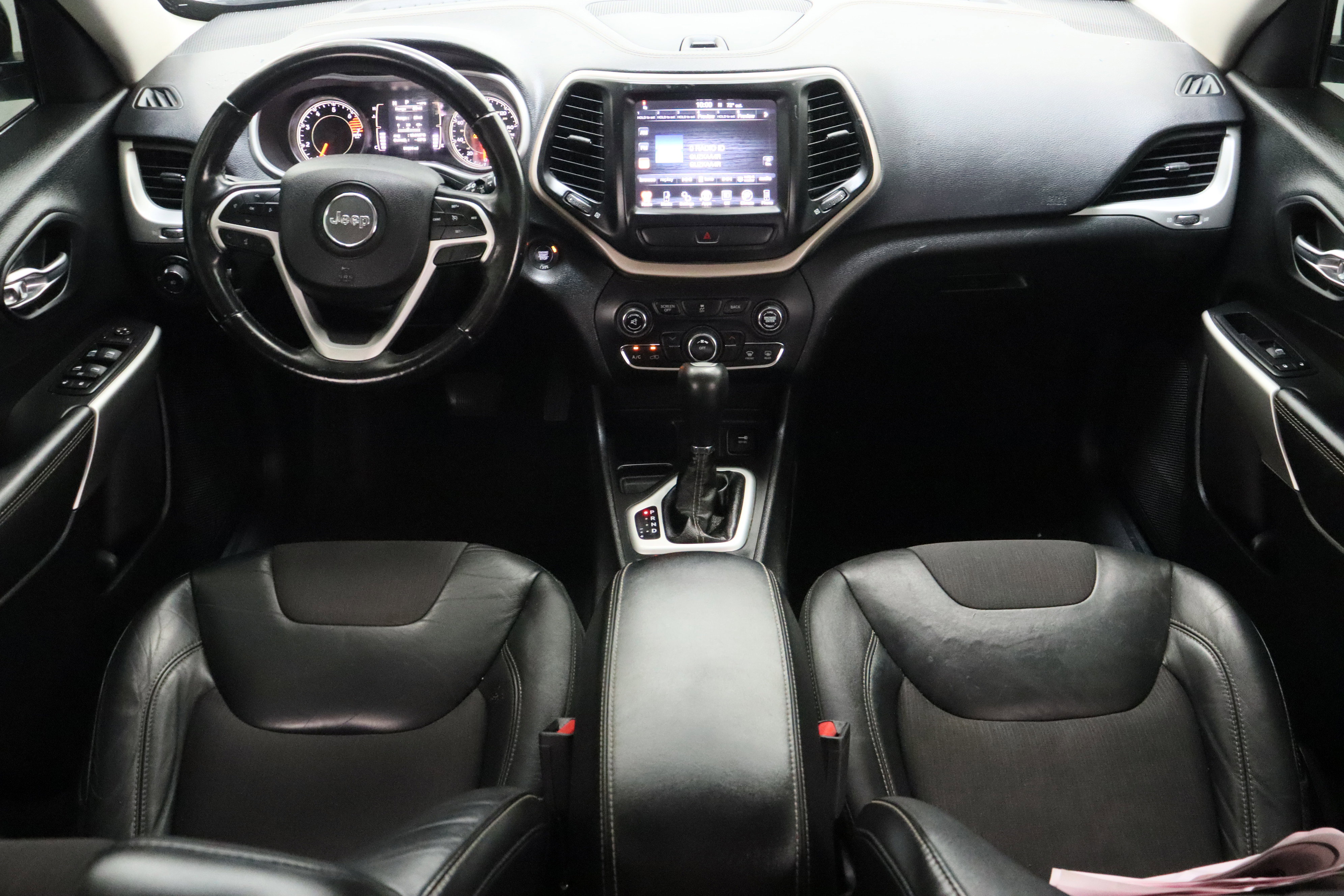 Used 2018 Jeep Cherokee Latitude Plus image 28