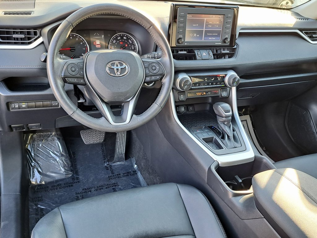 Used 2022 Toyota RAV4 XLE Premium image 31