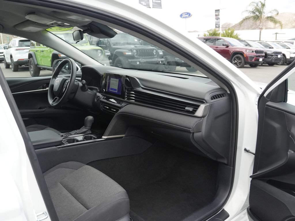 Used 2025 Toyota Camry LE FWD image 28