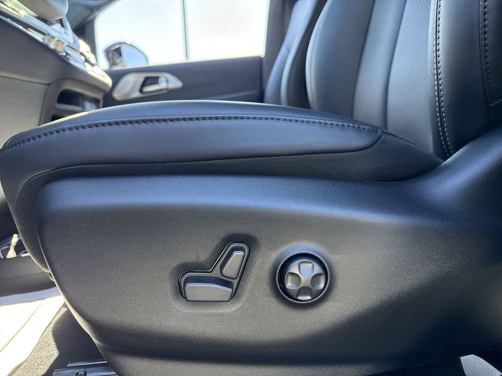 New 2026 Chrysler Pacifica Select image 12