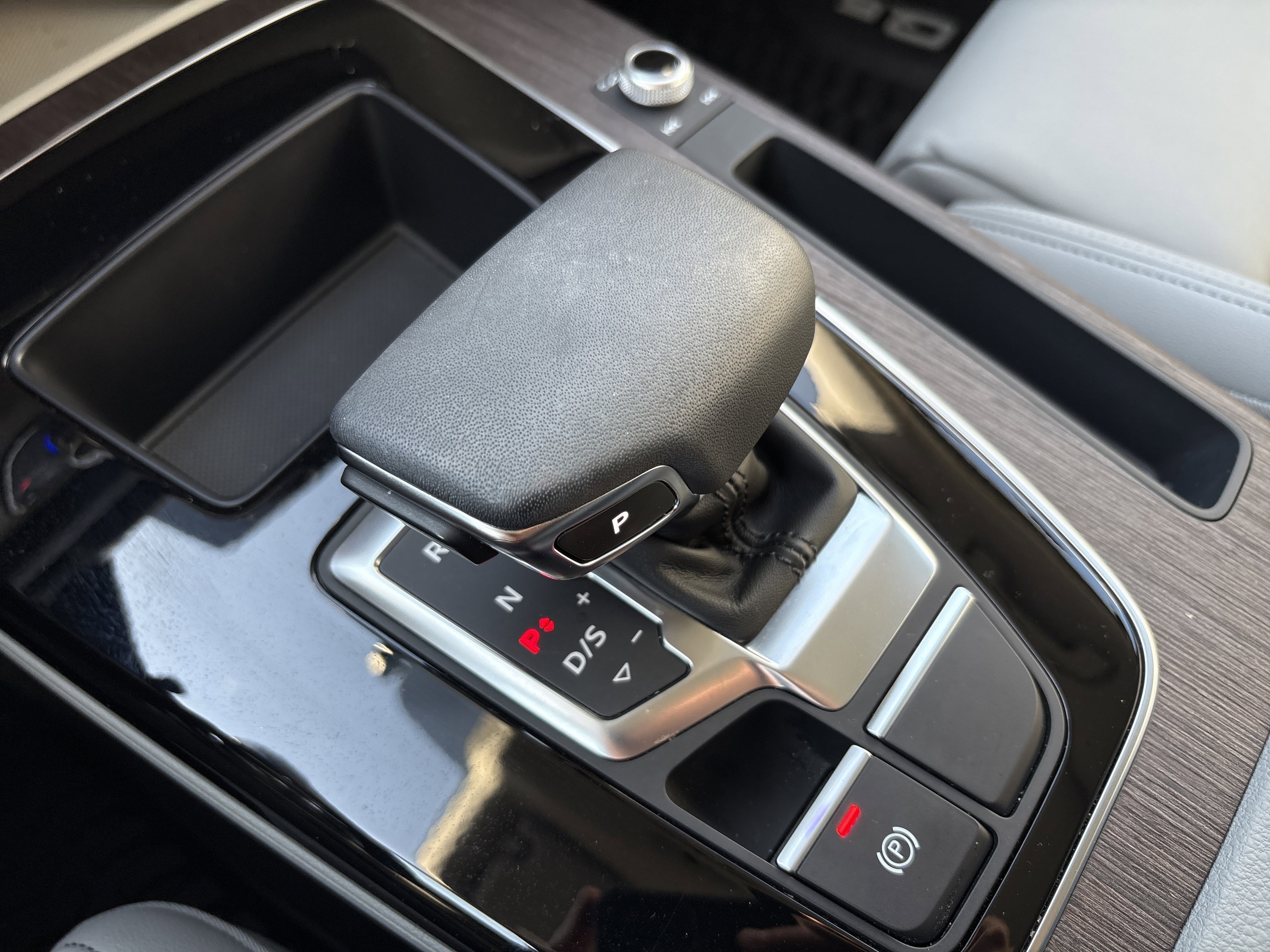 Used 2024 Audi Q5 2.0T Premium w/ Convenience Package image 26