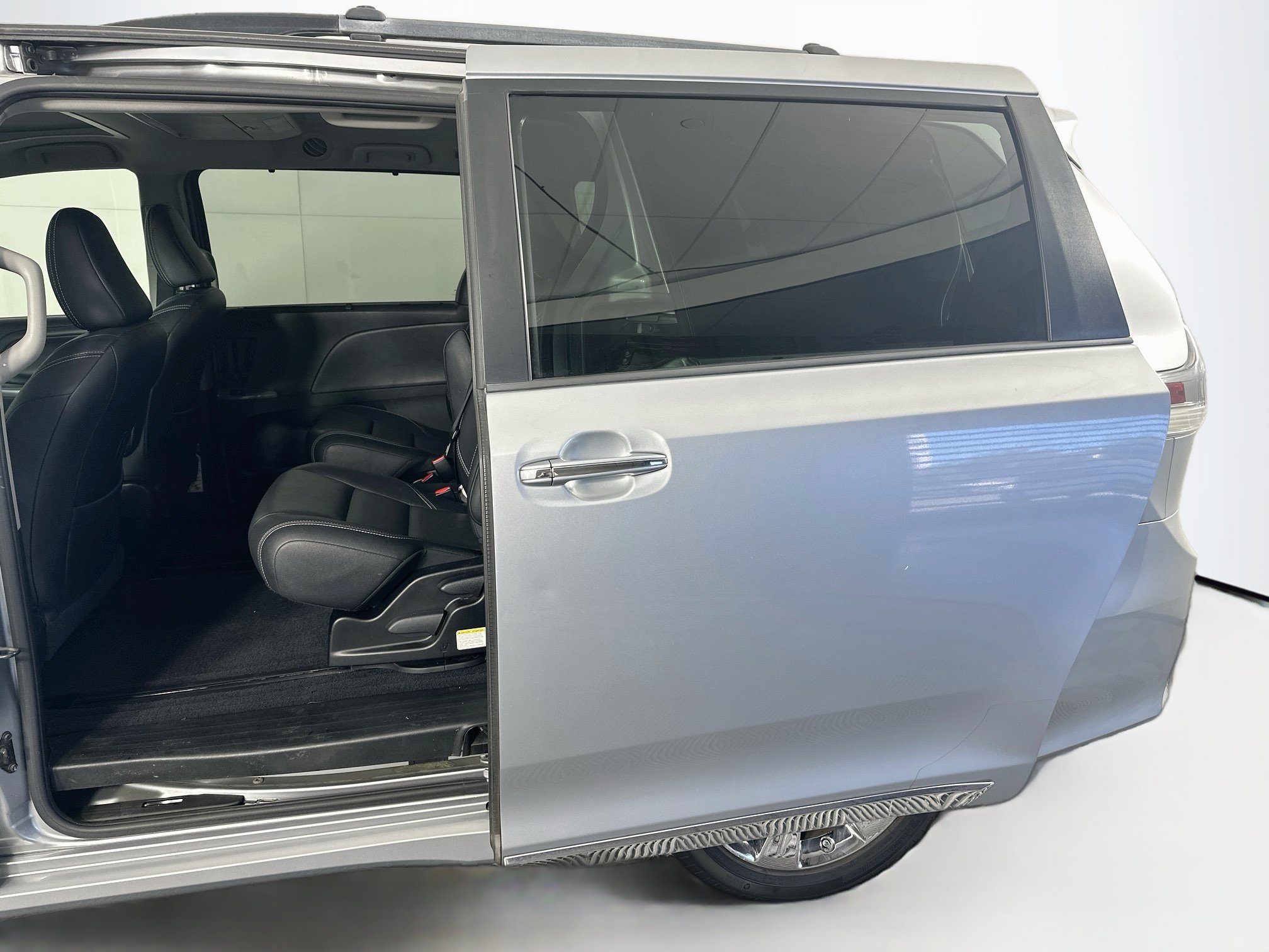 Used 2015 Toyota Sienna SE Premium FWD image 28