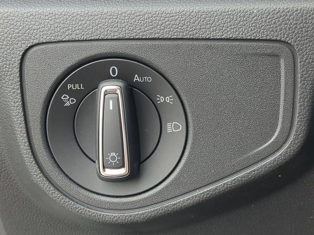 Certified 2022 Volkswagen Atlas Cross Sport SE image 27