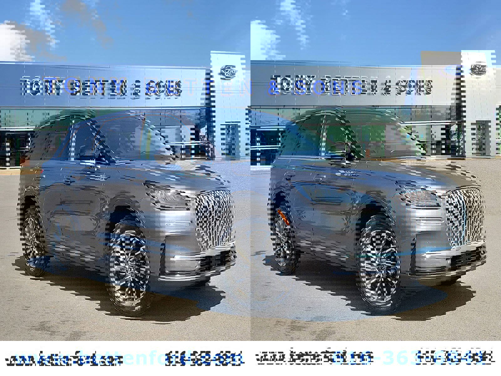 Used 2023 Lincoln Corsair AWD w/ Equipment Group 102A image 1