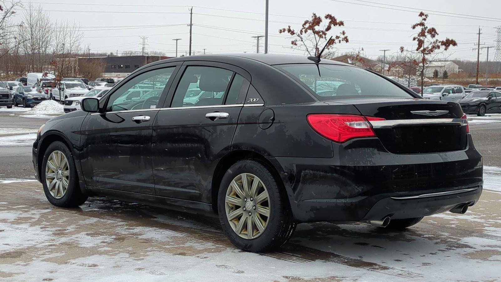 Used 2013 Chrysler 200 Limited image 4