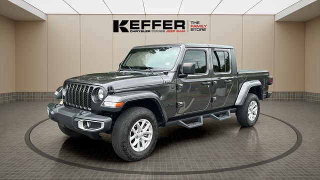 Used 2023 Jeep Gladiator Sport AWD/4WD image 1