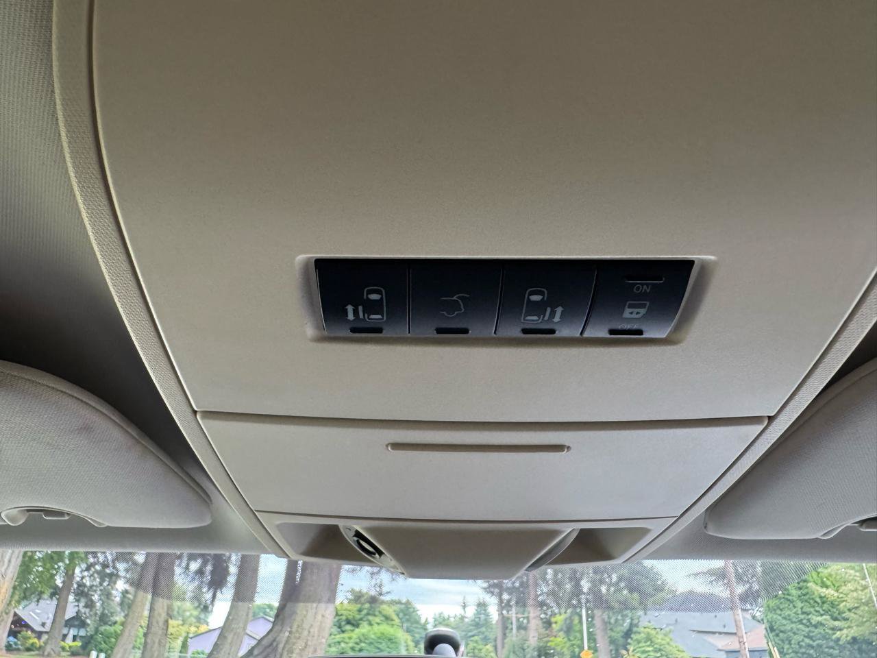Used 2008 Dodge Grand Caravan SXT FWD image 16